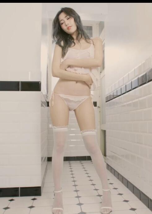 598 Queens 极品美女写真 浴室解放！女神艾比清纯薄纱下的秘密