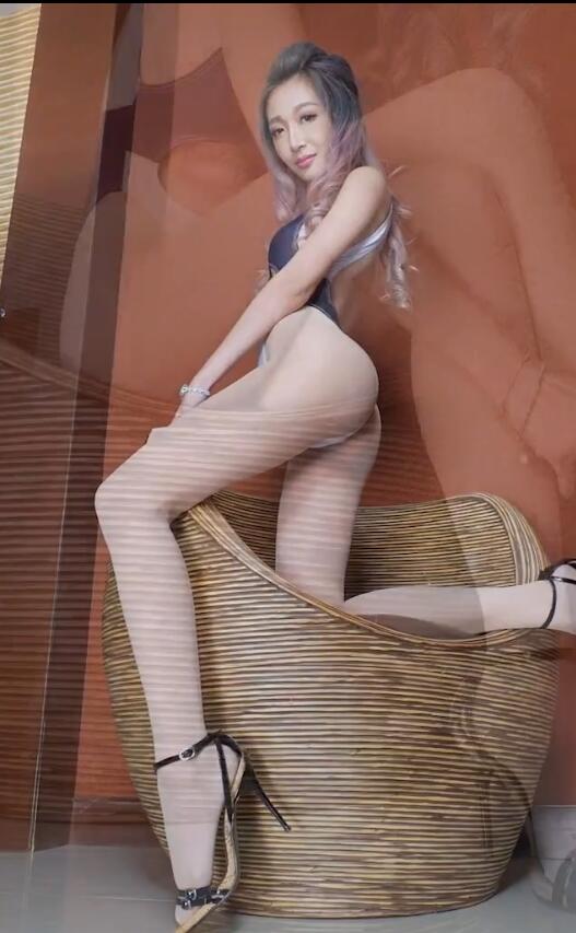 705 Susan 极品美腿写真
