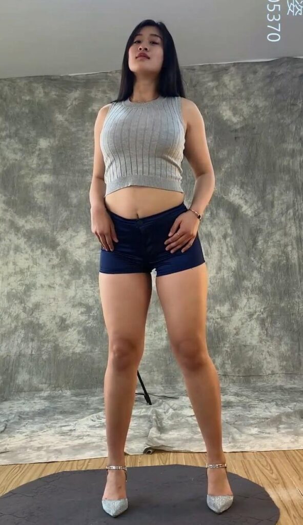 黑girl舞姿映秀 20娜娜才开始拍摄 还很青涩 1期10正面