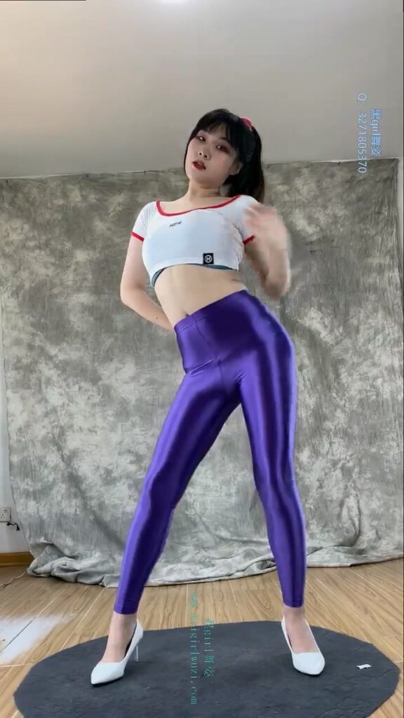 黑girl舞姿映秀 283雨蝶4期全身 (3)