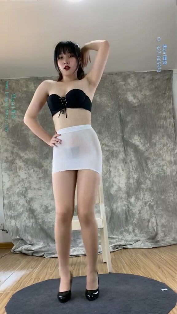 黑girl舞姿映秀 286雨蝶4期全身 (6)