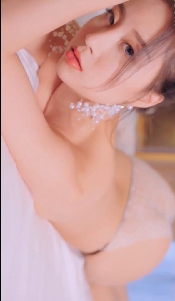 YouMi 尤蜜323 葡萄成熟时 筱慧