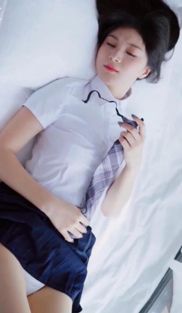YouMi 尤蜜440 气质学姐 嫩嫩