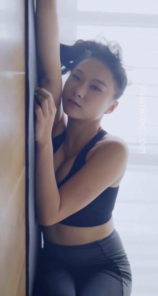 YouMi 尤蜜451 惹火瑜伽 何嘉颖