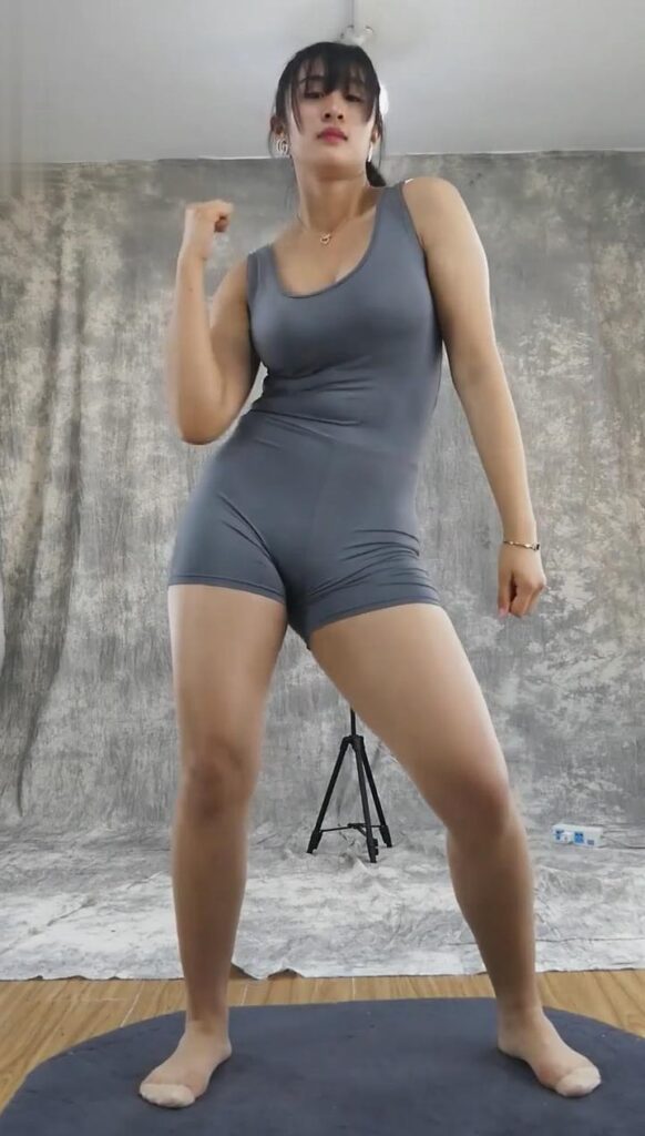 黑girl舞姿映秀 53娜娜才开始拍摄 还很青涩 2期9正面