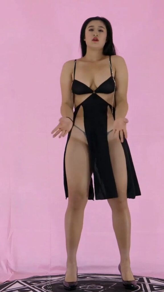 黑girl舞姿映秀 575娜娜 10期横版完结 (1)
