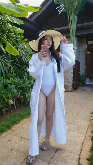 117海边比基尼高叉泳装御姐少妇型美女p1