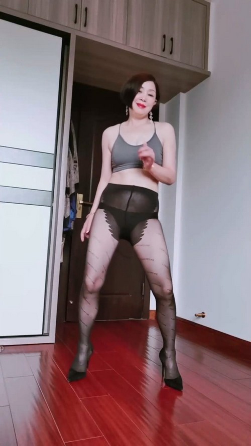 1479熟女陈静魅惑广场舞 50岁的阿姨 熟女熟妇的魅力  大妈大姐老女人类型第68部
