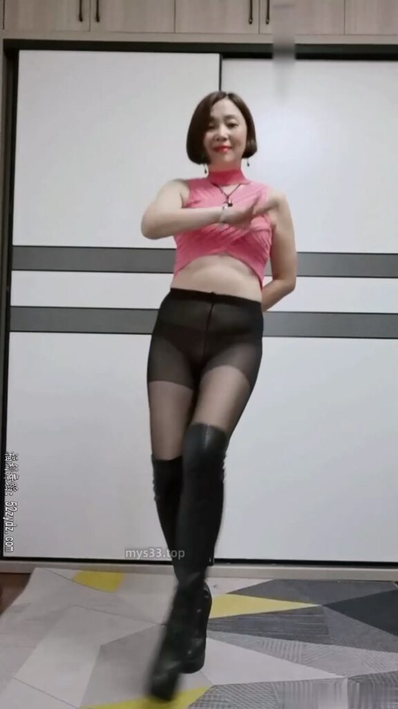 1501熟女陈静魅惑广场舞 50岁的阿姨 熟女熟妇的魅力  大妈大姐老女人类型第90部