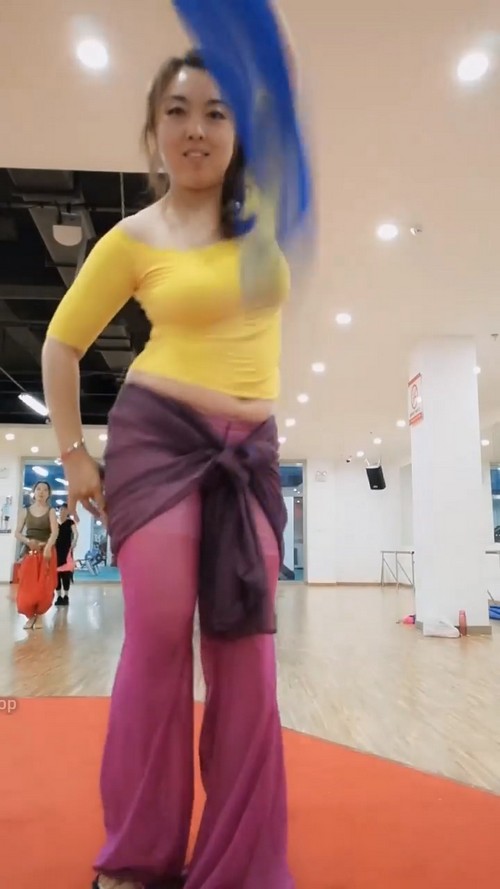 1597柏欣彤 肚皮舞老师 40岁的熟女熟妇大姐 肥熟类型 丰满身材大屁股 第5部
