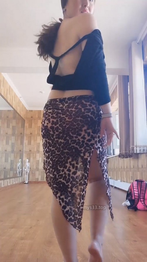 1599柏欣彤 肚皮舞老师 40岁的熟女熟妇大姐 肥熟类型 丰满身材大屁股 第7部