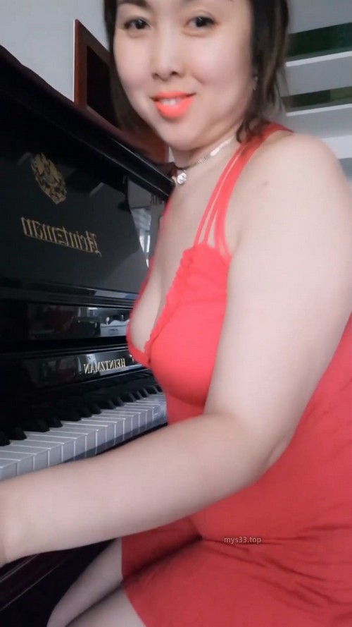 1682柏欣彤 肚皮舞老师 40岁的熟女熟妇大姐 肥熟类型 丰满身材大屁股 第90部