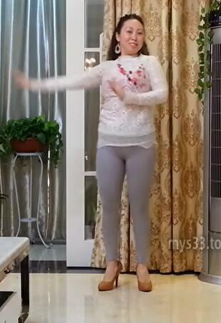 219南昌玲玲 40来岁的阿姨喜欢跳广场舞 丰满身材 熟女熟妇大妈类型 第88部
