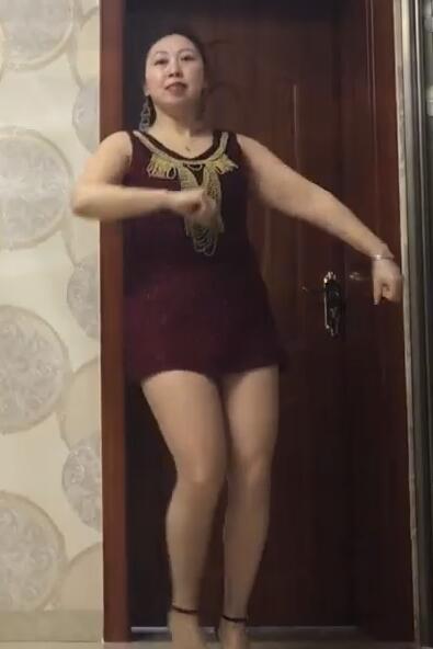 237南昌玲玲 40来岁的阿姨喜欢跳广场舞 丰满身材 熟女熟妇大妈类型 第106部