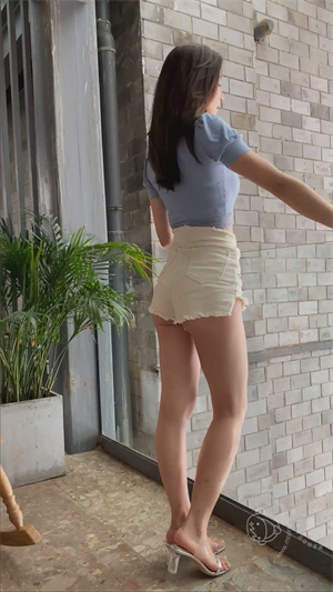 238海边的热裤少妇p2