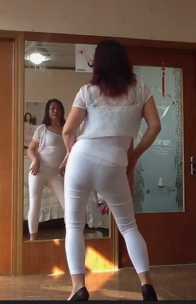23大妈广场舞 阿姨熟妇肥熟类型  40岁熟女娜娜 第23部
