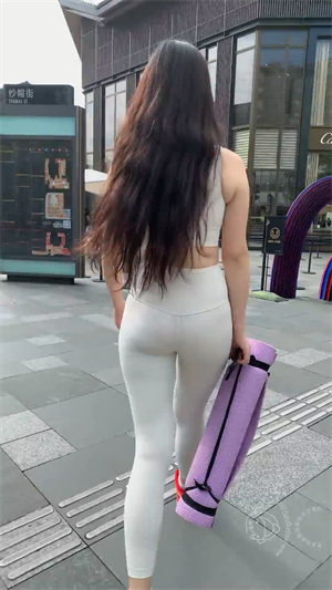 244翘臀紧身衣性感美女p1
