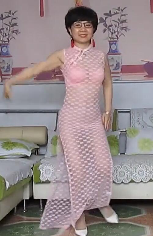 2474星云  退休老阿姨 50多岁了，给网友们跳舞  熟女熟妇老女人类型38