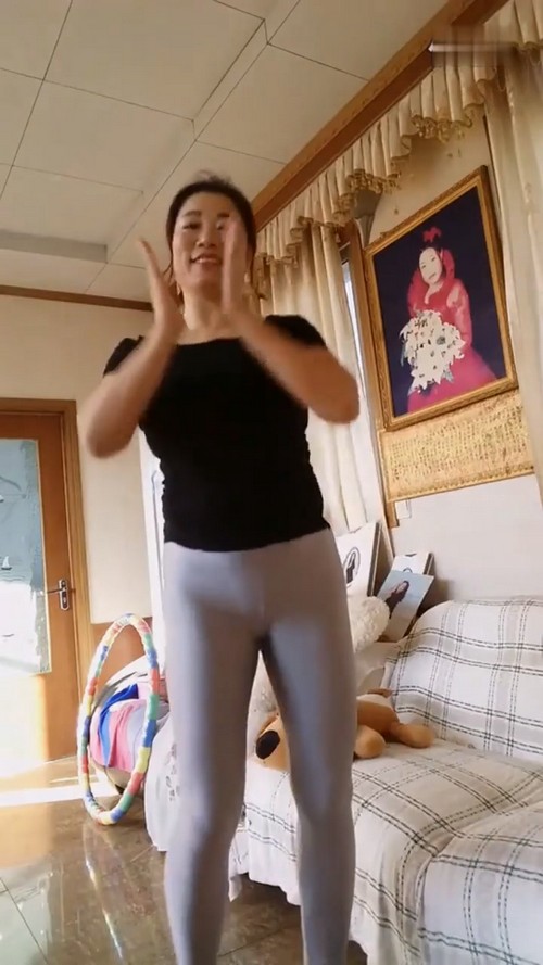 26大妈广场舞 阿姨熟妇肥熟类型  40岁熟女娜娜 第26部