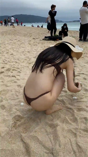 471穿高叉丁字裤比基尼极品身材美女p8
