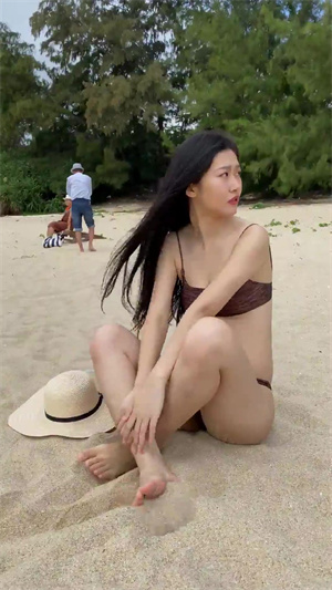 473穿高叉丁字裤比基尼极品身材美女p10