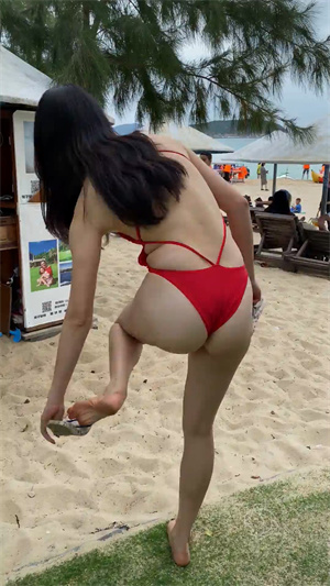 514红色比基尼美腿小姐姐p3