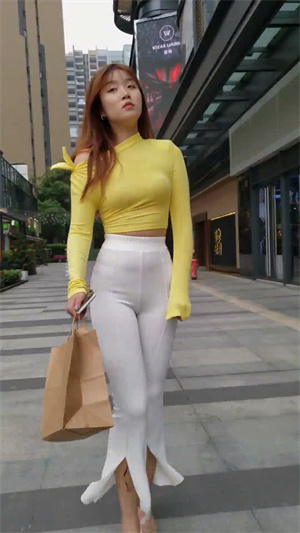 529紧身裤丰臀美女p2