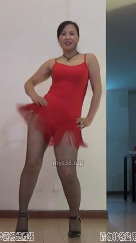 691梦露广场舞  40多岁的阿姨熟女大姐，大长腿好身材 第16部