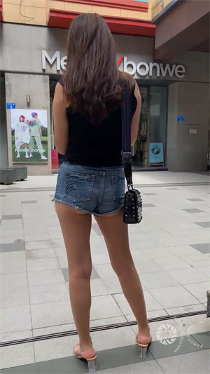 72超短裤美腿美臀美女p1