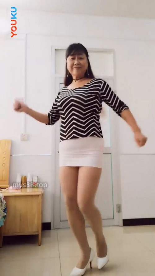 780恋舞 50岁的大妈熟女熟妇，唯一的爱好就是给网友跳广场舞 第1部