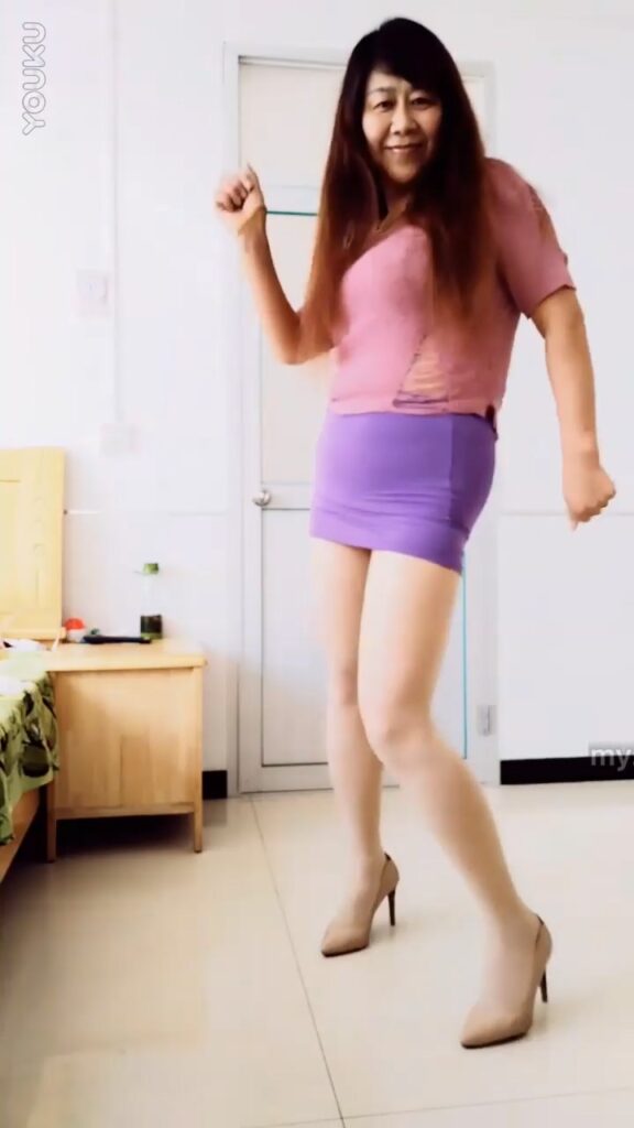 787恋舞 50岁的大妈熟女熟妇，唯一的爱好就是给网友跳广场舞 第8部