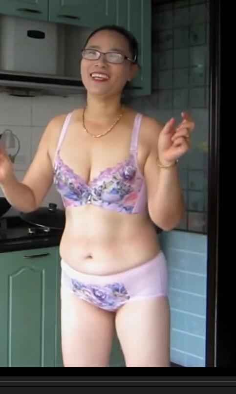 916美娜子热舞广场舞  50岁老阿姨的疯狂 喜欢穿勒沟紧身裤 老妇熟女老女人大姐土大妈类型  重口味 第28部