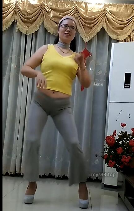 980美娜子热舞广场舞  50岁老阿姨的疯狂 喜欢穿勒沟紧身裤 老妇熟女老女人大姐土大妈类型  重口味第92部