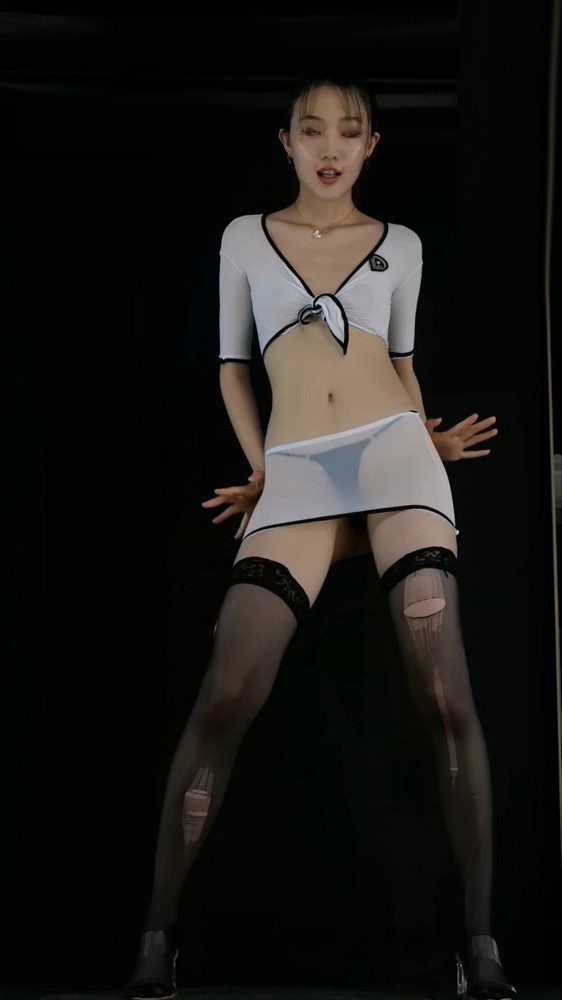 黑girl舞姿映秀 2892馨予4期竖版 第1部