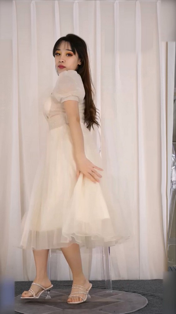 黑girl舞姿映秀 3817桃子8期竖版 第7部