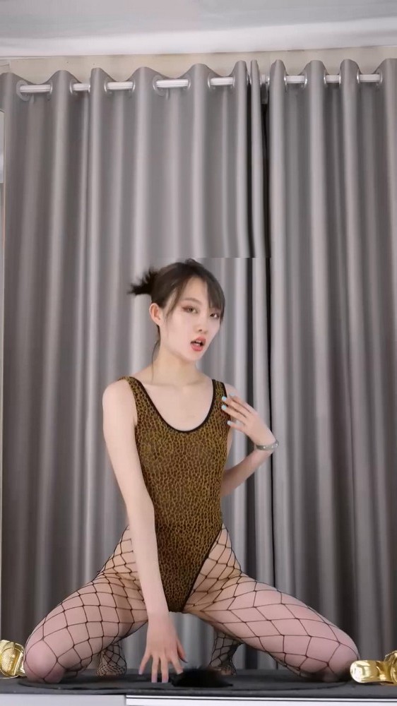 黑girl舞姿映秀 2047馨予2期竖版 第6部