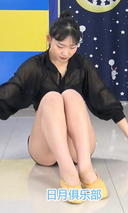 日月俱乐部 123 阿彩新疆舞02