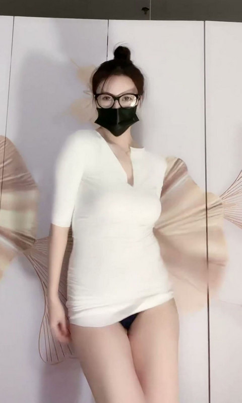 熟女少妇私定3041 快手 小阿姨大王(62)
